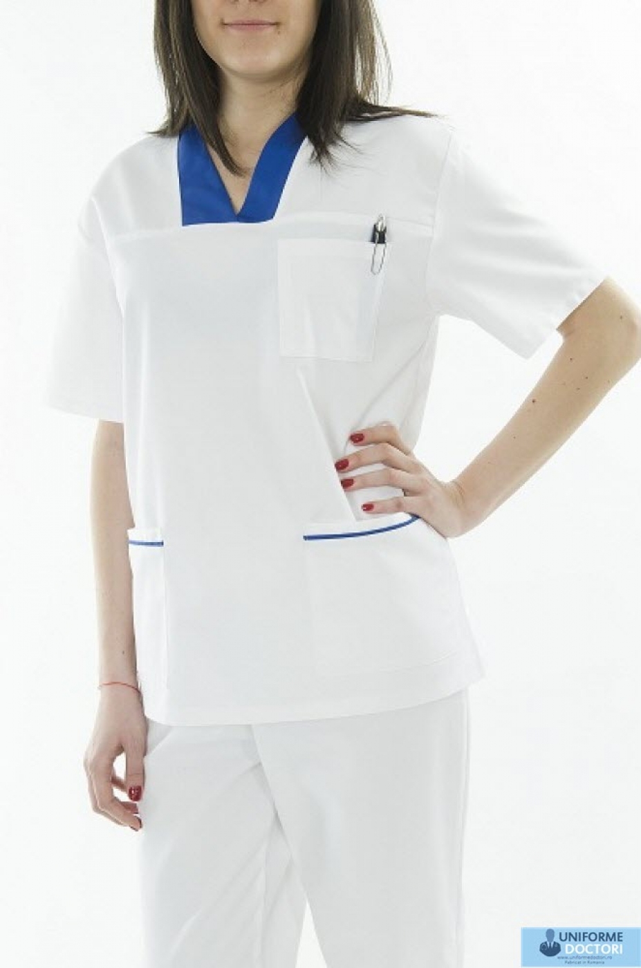 Uniforme medicale â€“ Bluza medicala cu maneca scurta si guler in achior, model bicolor