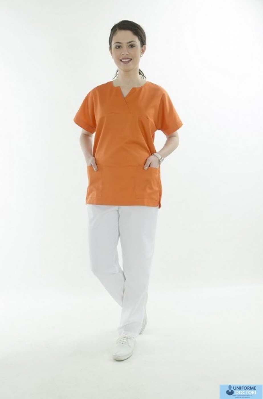 Uniforme medicale – Bluza medicala cu maneca scurta si guler in achior