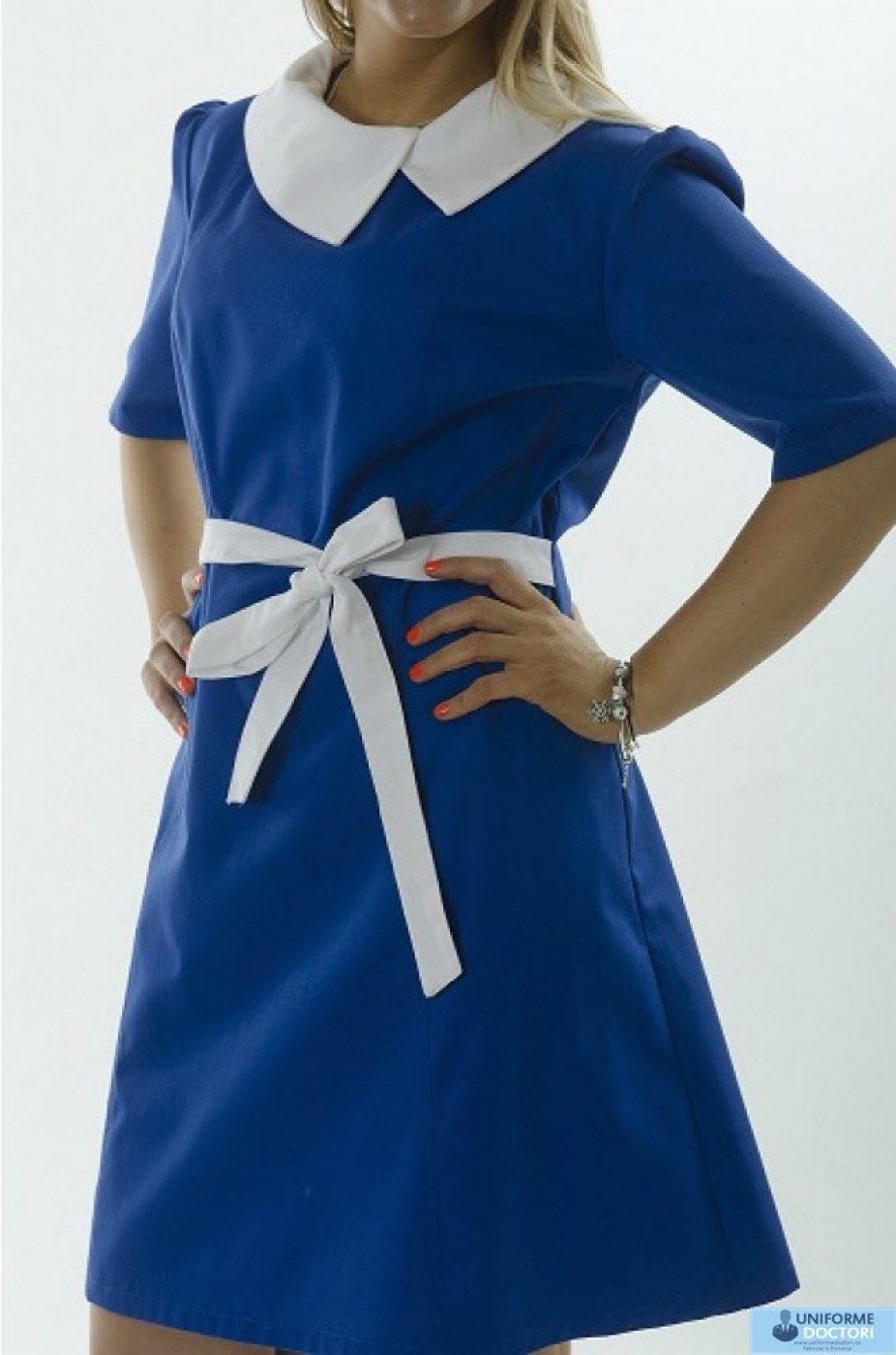 Uniforme medicale â€“ Sarafan medical lung, cu guler retro si maneca scurta