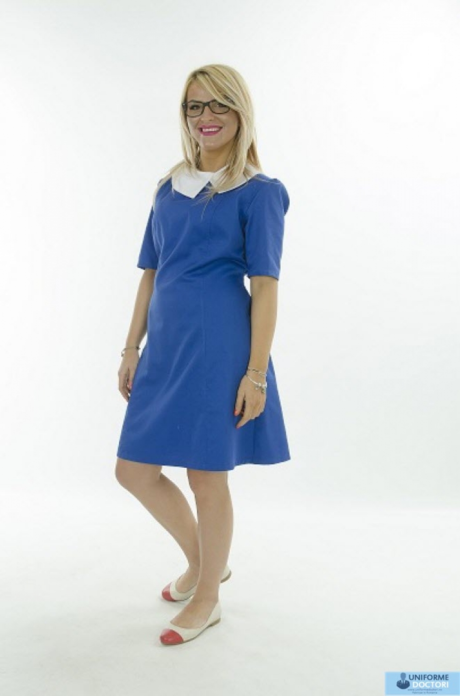 Uniforme medicale â€“ Sarafan medical lung, cu guler retro si maneca scurta