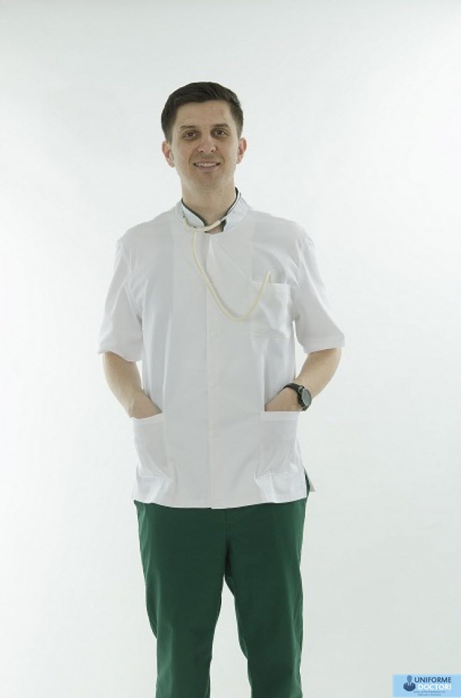 Uniforme medicale - Halat medical cu maneca scurta si guler tunica, de barbat