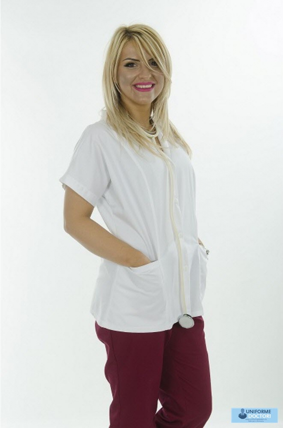 Uniforme medicale - Halat medical cu maneca scurta si guler revere, de dama