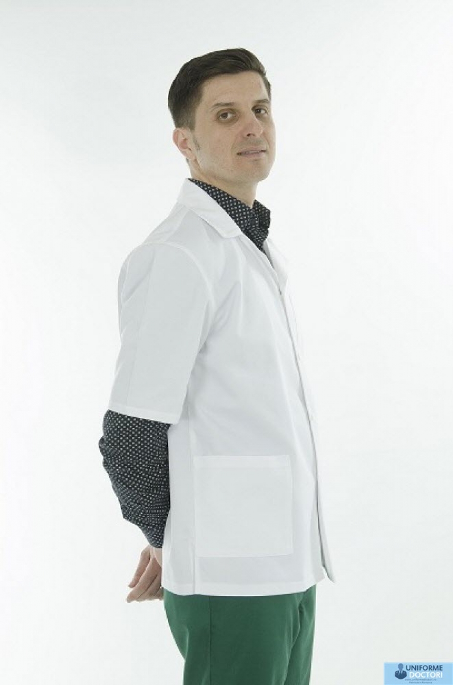 Uniforme medicale - Halat medical cu maneca scurta si guler cu revere, de barbat