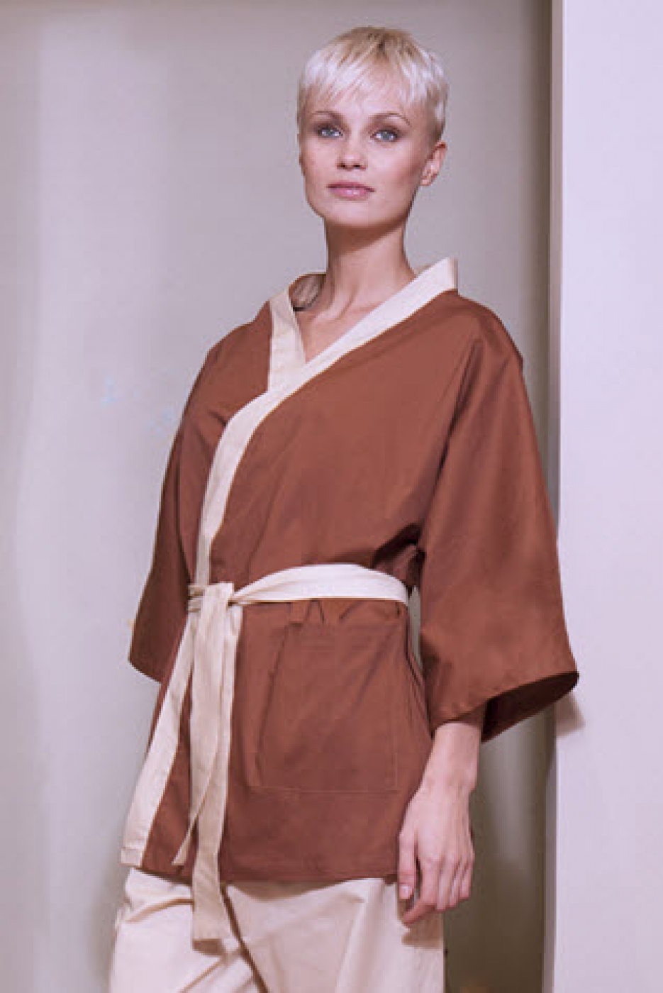 Uniforme estetica si spa - Halat tip kimono, maneca scurta si cordon, de dama