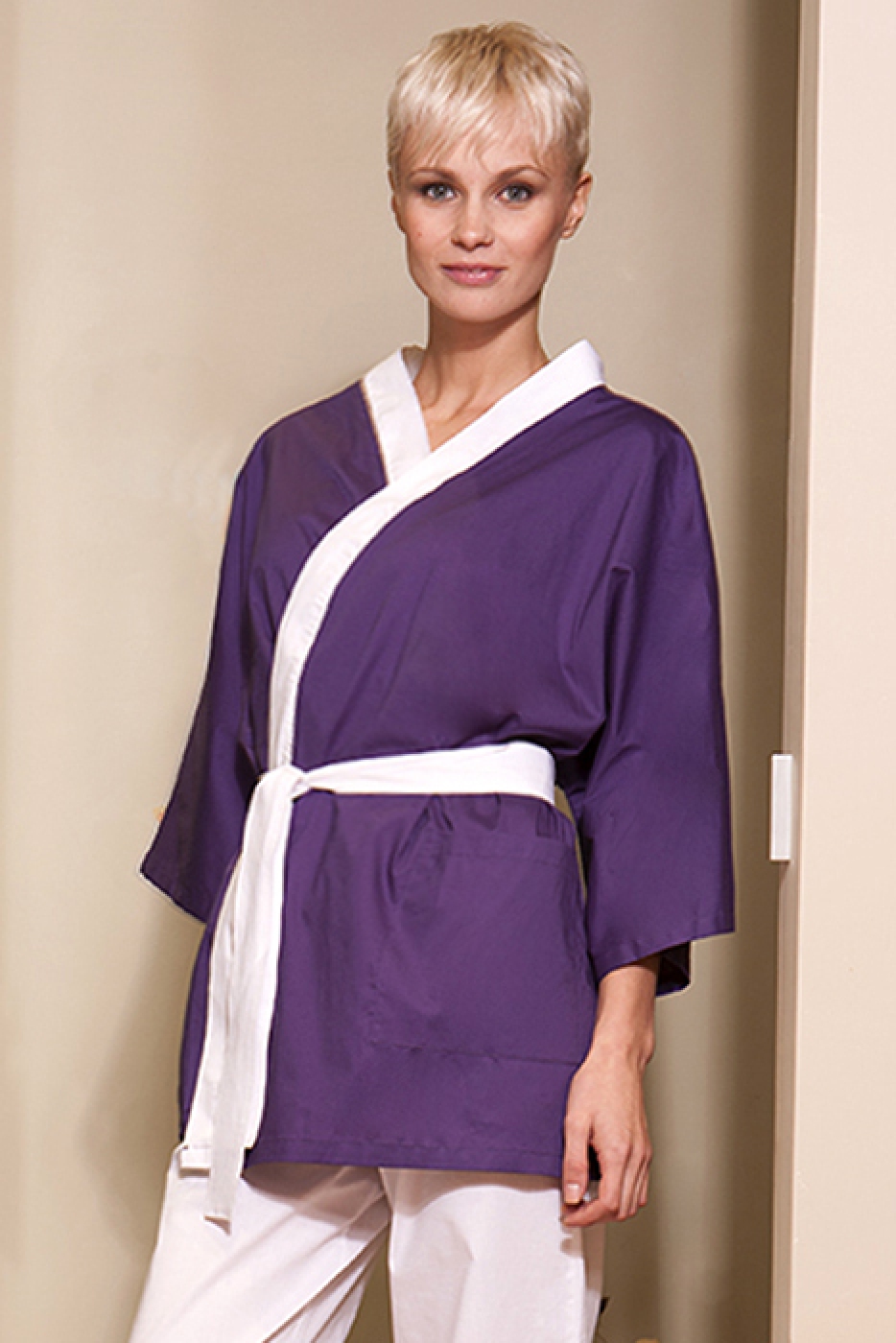 Uniforme estetica si spa - Halat tip kimono, maneca scurta si cordon, de dama