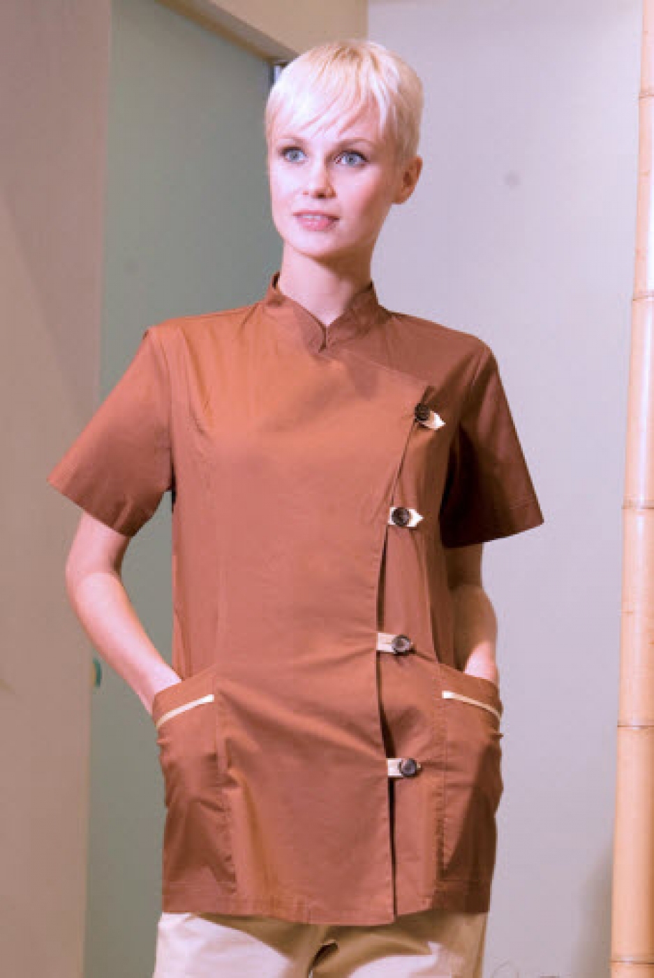 Uniforme estetica si spa - Halat asimetric tip tunica si pantalon, de dama