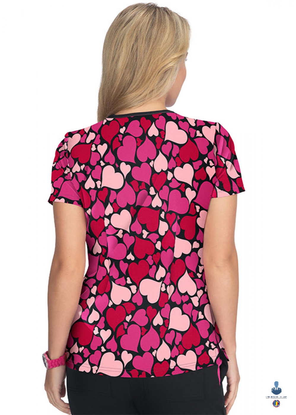 Uniforme medicale imprimate - Bluza medicala imprimata cu inimioare roz, cu achior